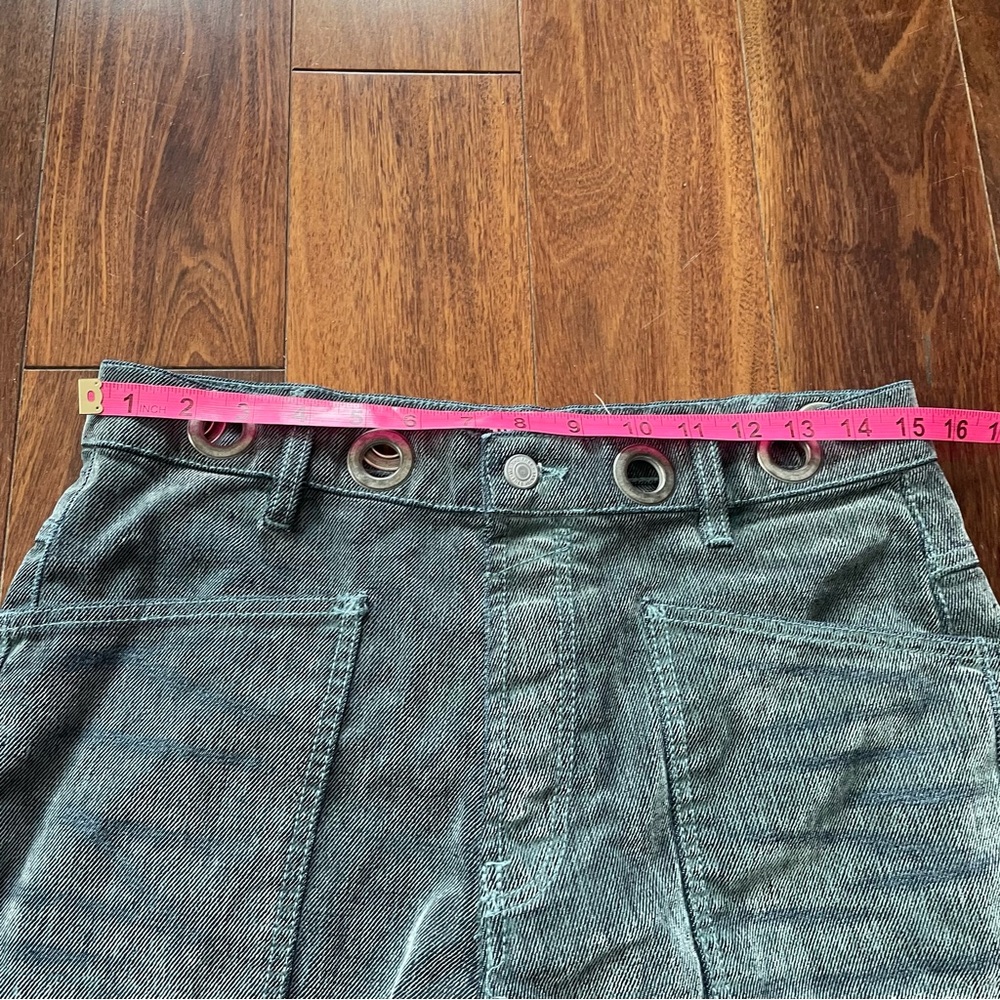 Free People Moxie Flocked Pull On Barrel Jeans Blue Pants Grommet Size 26 - Picture 13 of 14
